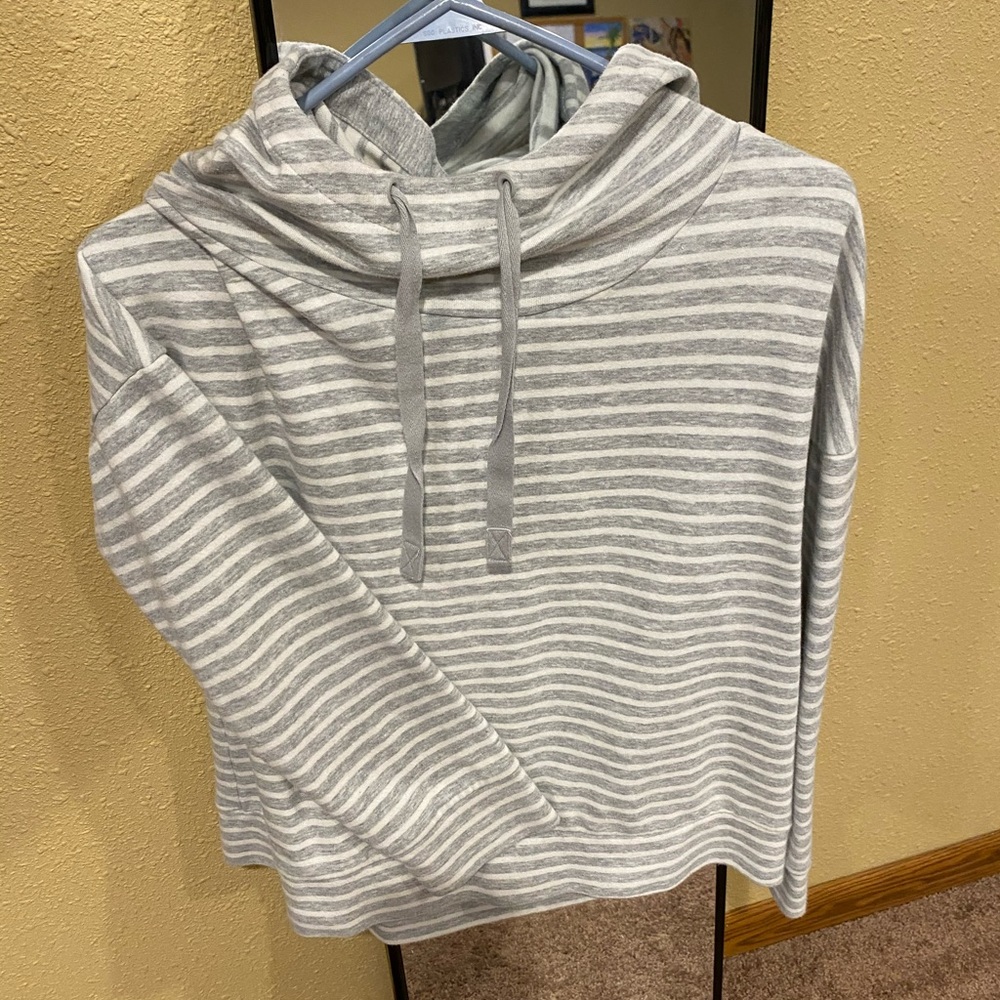 Womens crow neck sweatshirt